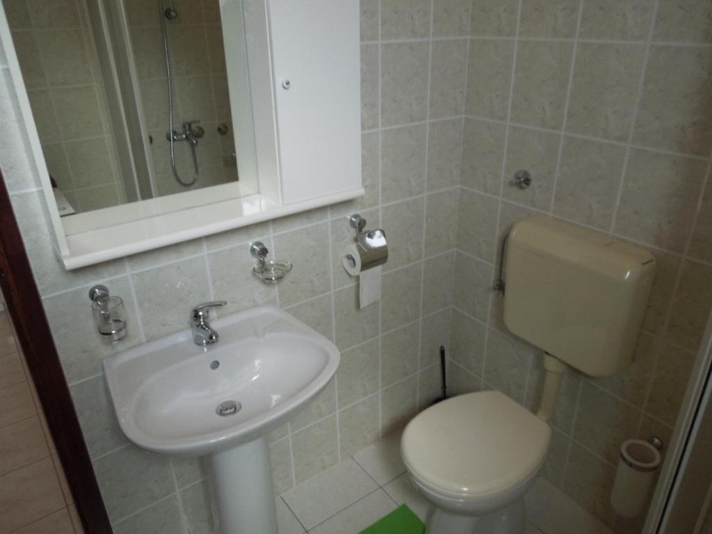 Apartments And Rooms By The Sea Martinscica, Cres - 23980 Ngoại thất bức ảnh