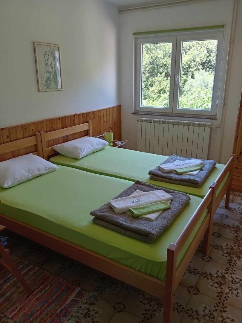 Apartments And Rooms By The Sea Martinscica, Cres - 23980 Ngoại thất bức ảnh